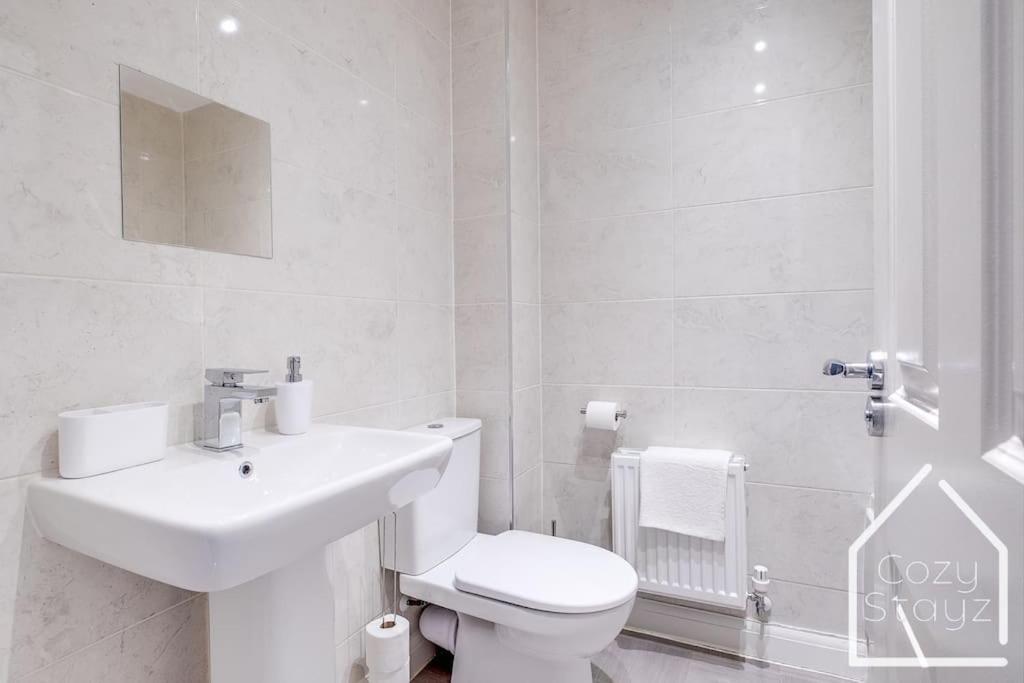 Beautiful 5 Bedroom Home In The City Centre With Gated Parking Birmingham Exterior foto
